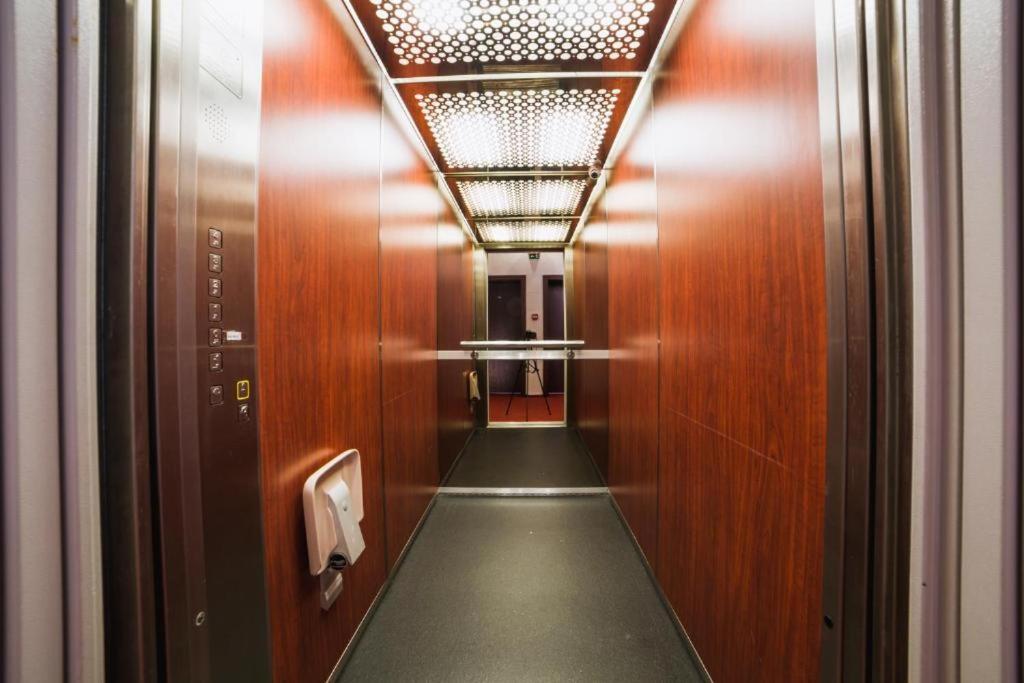 Hotel Adria Karlovy Vary Bagian luar foto