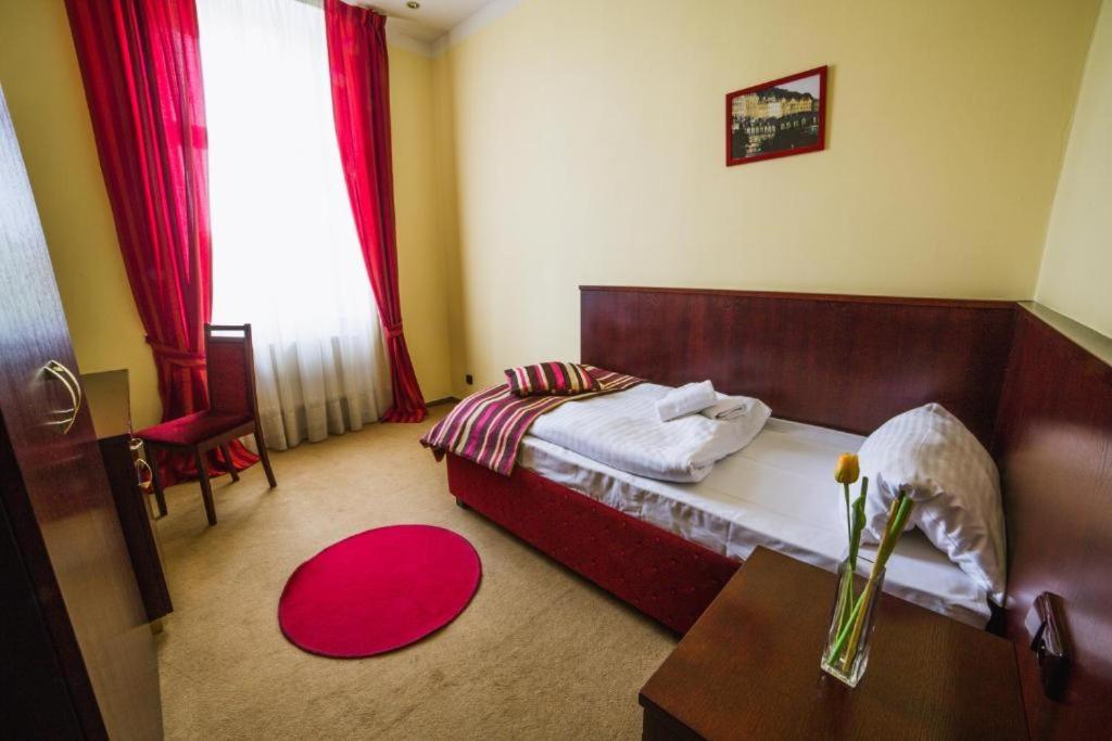 Hotel Adria Karlovy Vary Ruang foto