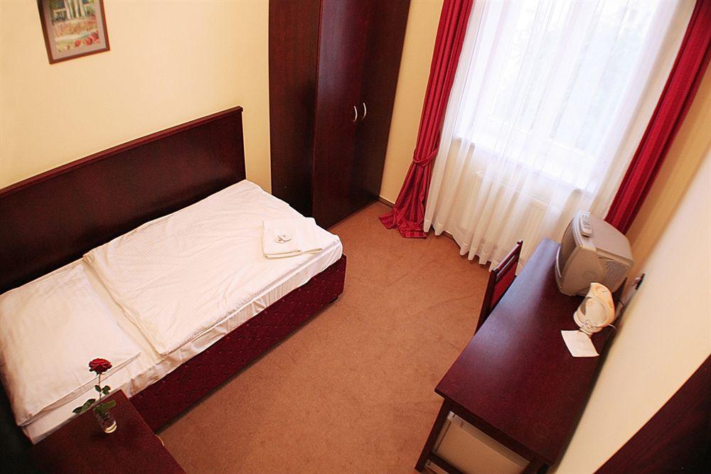 Hotel Adria Karlovy Vary Bagian luar foto