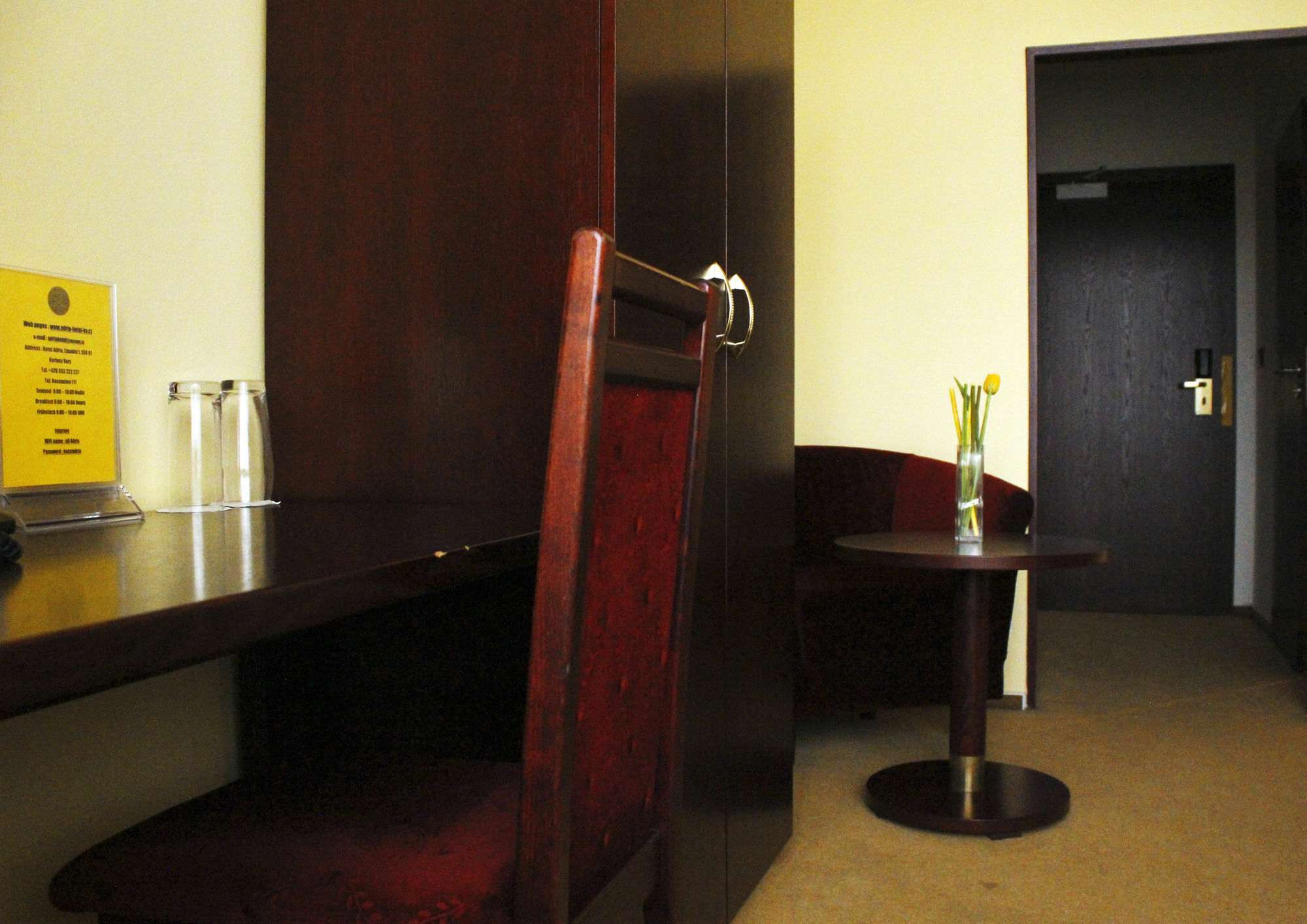 Hotel Adria Karlovy Vary Bagian luar foto